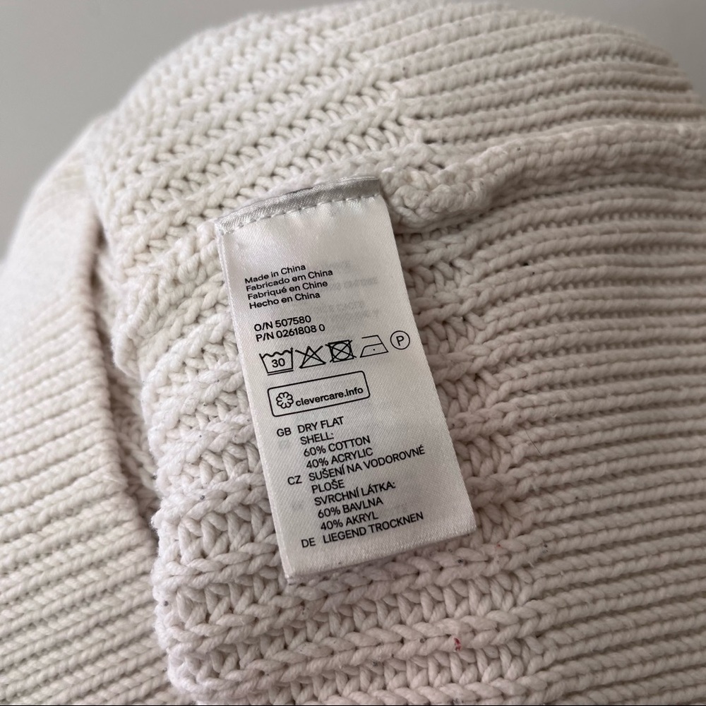 H&M V-neck cable knit sweater • black and white • Size S - Picture 10 of 11